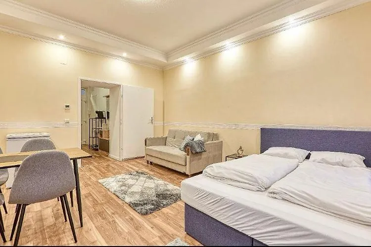 Lovely Airbnb Near Schoenbrunn Apartment Vienna